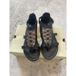 Kohls Sonoma Style Sandals‎ Black Metallic Gray Sz 8 Buckle Zip Close EUC W/ Box